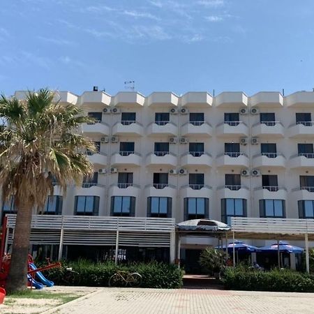 Hotel Ferrara Драч Екстериор снимка